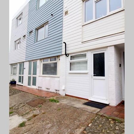 Pebbles Apartment By Air Premier Seaford Exterior foto